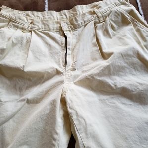 Bill's Khakis yellow pleated short